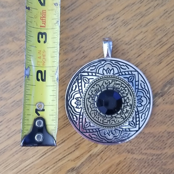 Charm - Picture 4 of 4